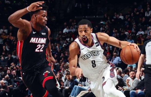 Баскетбол. NBA. Майами Хит - Бруклин Нетс. Прогноз: Фора 2 (-4)