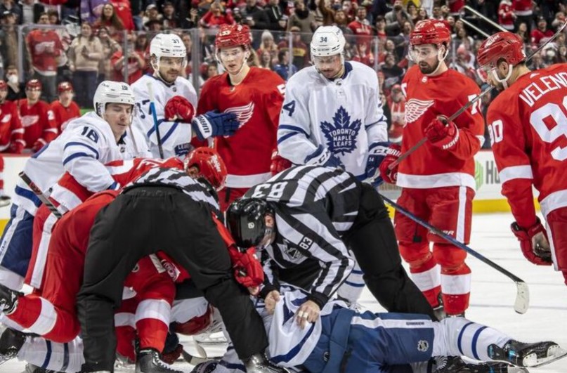 Хоккей. NHL. Детройт Ред Уингз – Торонто Мейпл Лифс. Прогноз: П2