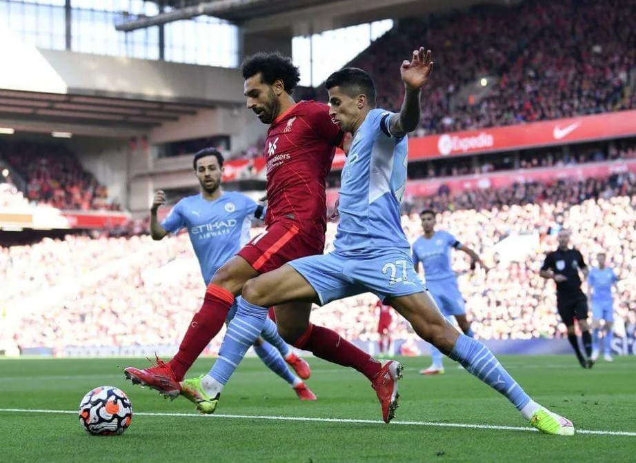 Футбол. Англия. Кубок лиги. Манчестер Сити - Ливерпуль. Прогноз: Тотал (3) Б