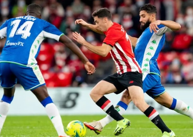 Футбол. Испания Ла Лига. Бетис - Атлетик Бильбао. Прогноз: Фолы: Тотал (27,5) М