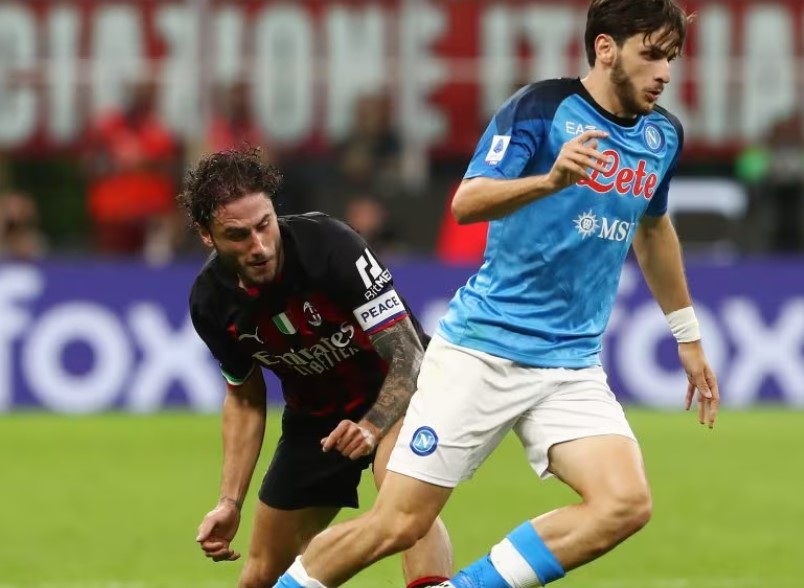 Футбол. Италия, Серия А. Наполи – Милан. Прогноз: П1