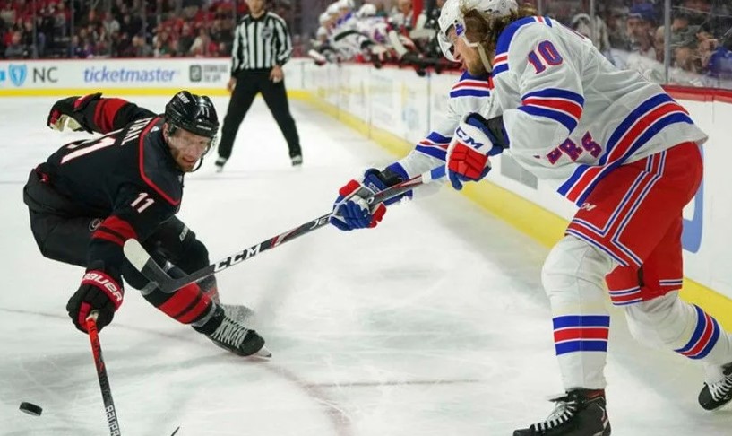 Хоккей. NHL. Каролина - Нью-Йорк Айлендерс. Прогноз: П1