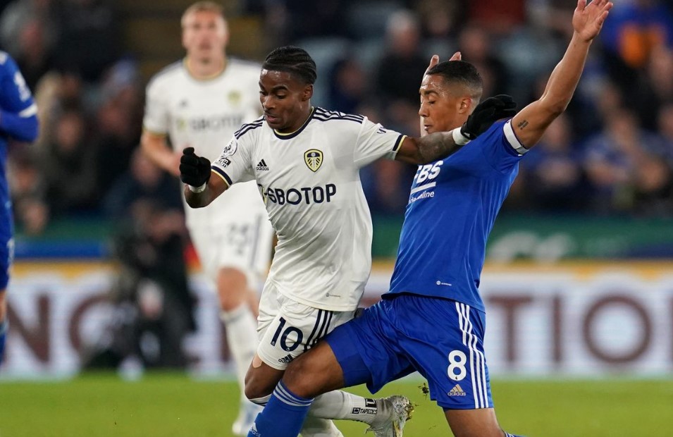 Футбол. Англия. АПЛ. Лидс — Лестер. Прогноз: Тотал (2.5) Б