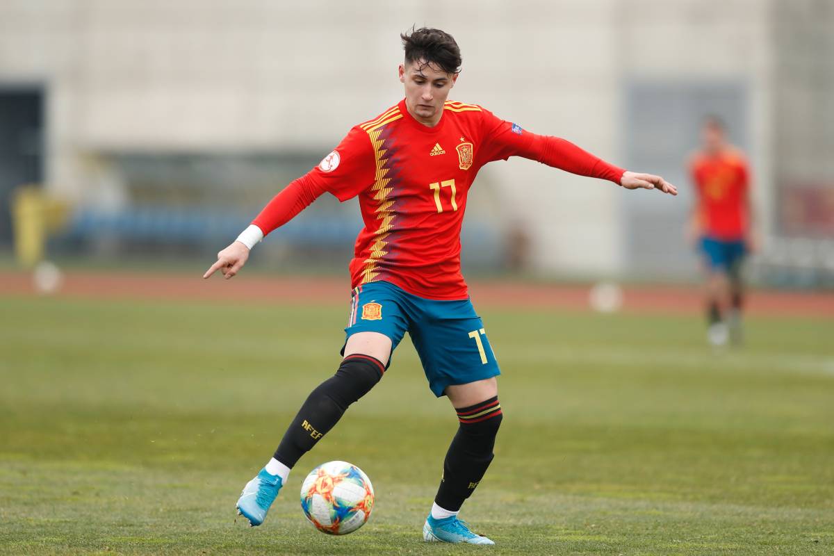 Футбол. Чемпионат Европы до 19 лет. Испания - Италия. Прогноз: ИТ 1: М (2)