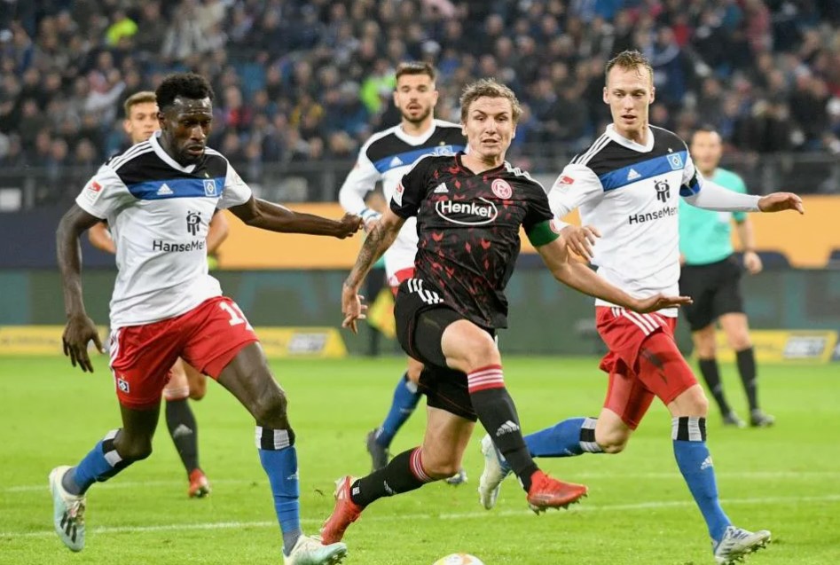 Футбол. Бундеслига 2, 8-й тур. Гамбург - Фортуна Дюссельдорф. Прогноз: Тотал (3.5) М