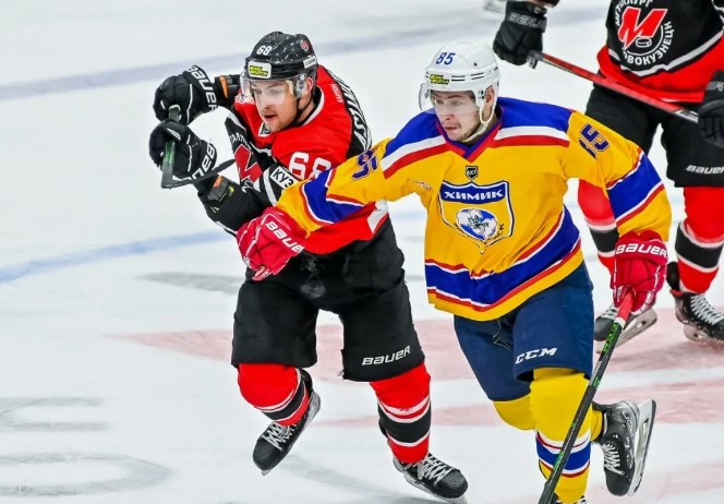 Хоккей. ВХЛ. Химик Вск - Металлург Нк. Прогноз: П1 (ОТ и бул)