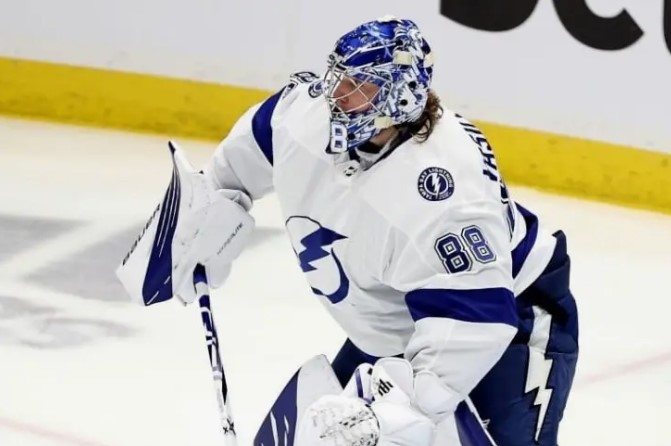 Хоккей. НХЛ - регулярный чемпионат. Тампа-Бэй Лайтнинг - Питтсбург Пингвинз. Прогноз: П1 с ОТ