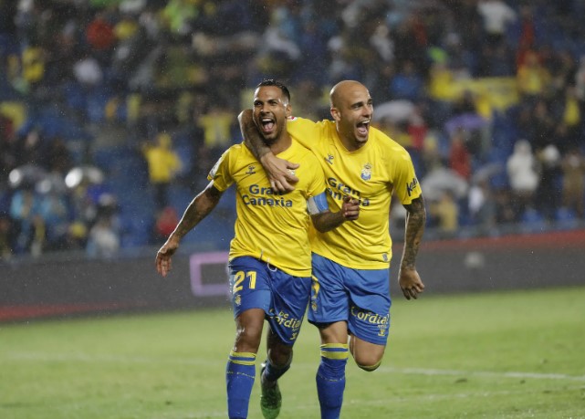 Футбол. Испания. Гранада - Лас-Пальмас. Прогноз: Тотал (2.5) М