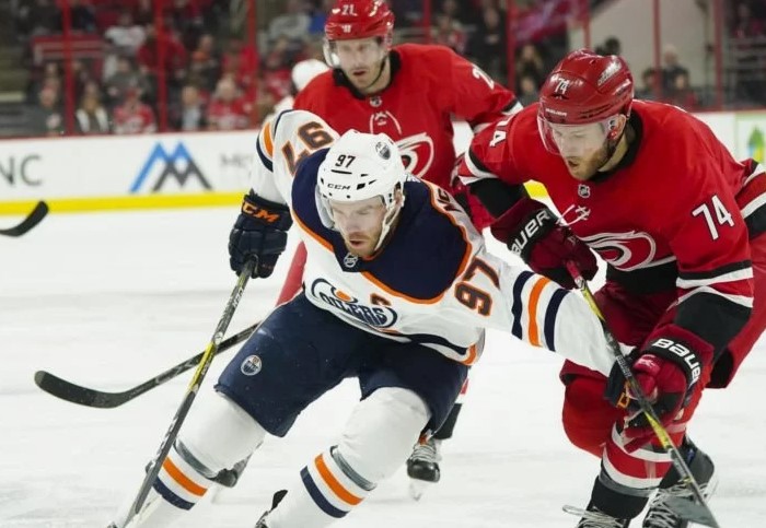 Хоккей. НХЛ, Групповой этап. Эдмонтон Ойлерз - Каролина Харрикейнз. Прогноз: П2 с ОТ