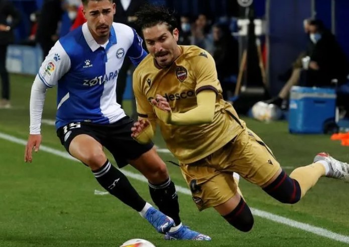 Футбол. Италия. Алавес - Кадис. Прогноз: Тотал (1.5) Б