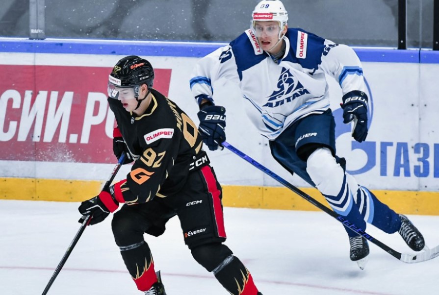 Хоккей. ВХЛ. Динамо Алтай - Омские Крылья. Прогноз: Тотал (5) Б