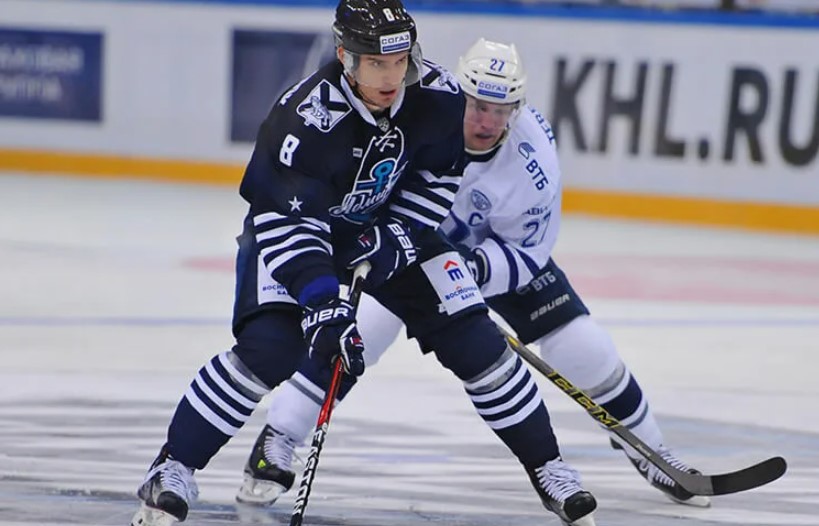 Хоккей. КХЛ, Дивизион Тарасова. Динамо М - Адмирал. Прогноз: Тотал (5.5) М