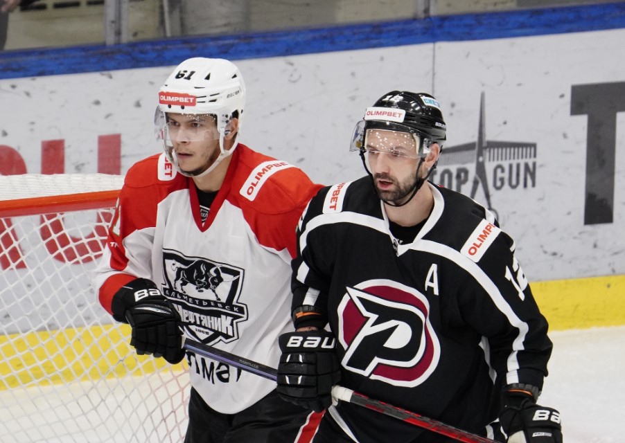 Хоккей. ВХЛ. Нефтяник - Рубин. Прогноз: 1Х + Тотал (3.5) Б