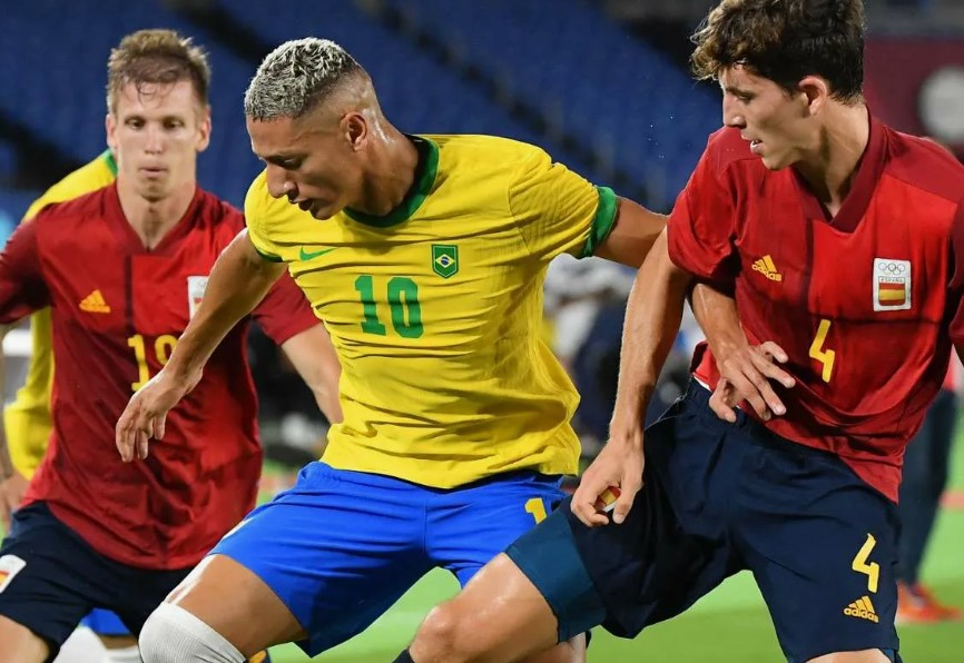 Футбол. Товарищеские матчи. Испания - Бразилия. Прогноз: Тотал (2) Б