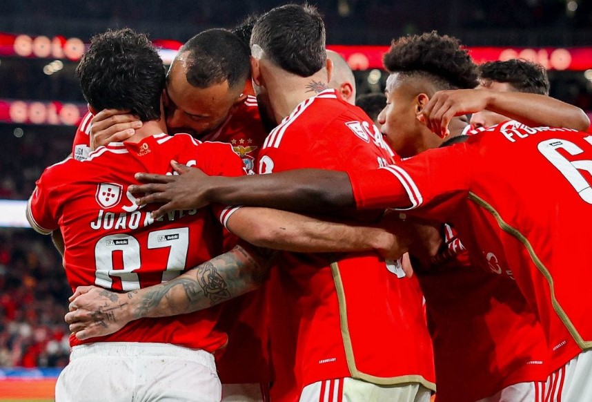 Футбол. Чемпионат Португалии. Фаренсе - Бенфика. Прогноз: П2 + Тотал (4.5) М