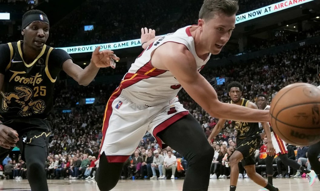 Баскетбол. НБА. Филадельфия - Майами. Прогноз: Тотал (205.5) Б