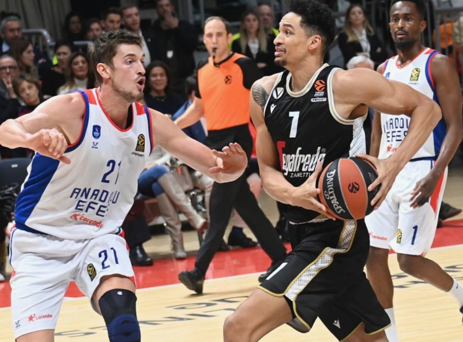 Баскетбол. Европа • Евролига. Анадолу Эфес - Виртус Болонья. Прогноз: Тотал (167.5) Б