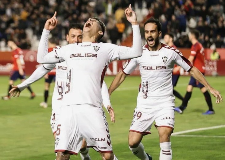 Футбол. Испания. Альбасете - Расинг. Прогноз: Тотал (2.5) М