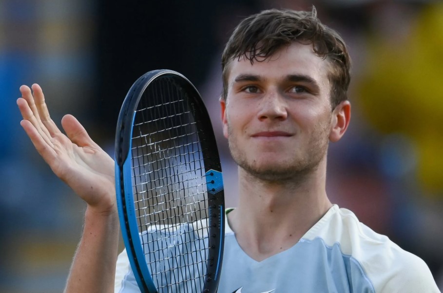 Теннис. ATP. Джек Дрэйпер - Маттео Берреттини. Прогноз: Фора 2 (-1.5)