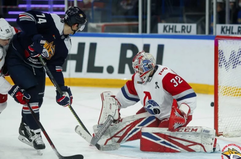 Хоккей. КХЛ | РЕГУЛЯРНЫЙ СЕЗОН. Металлург - Локомотив. Прогноз: П2