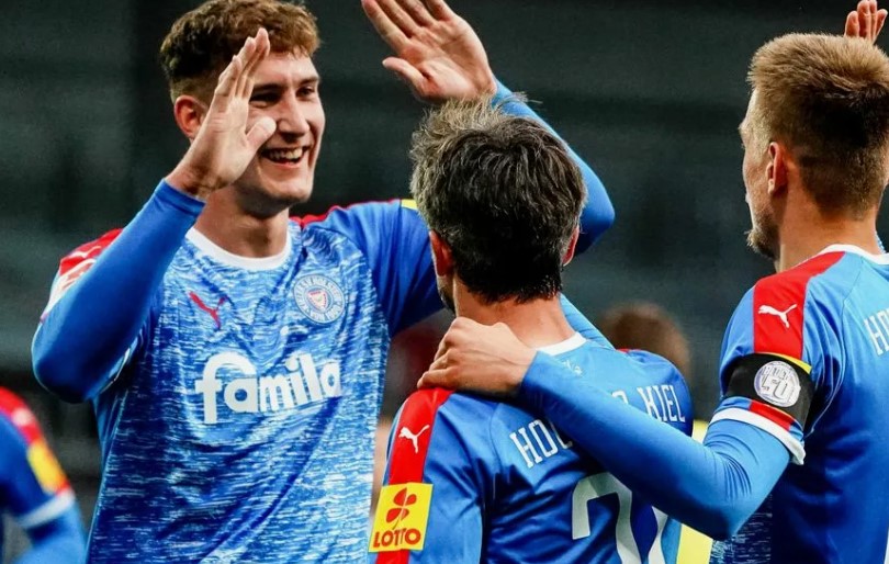 Футбол. Германия • Бундеслига. Хольштайн Киль - Вольфсбург. Прогноз: Обе забьют - ДА