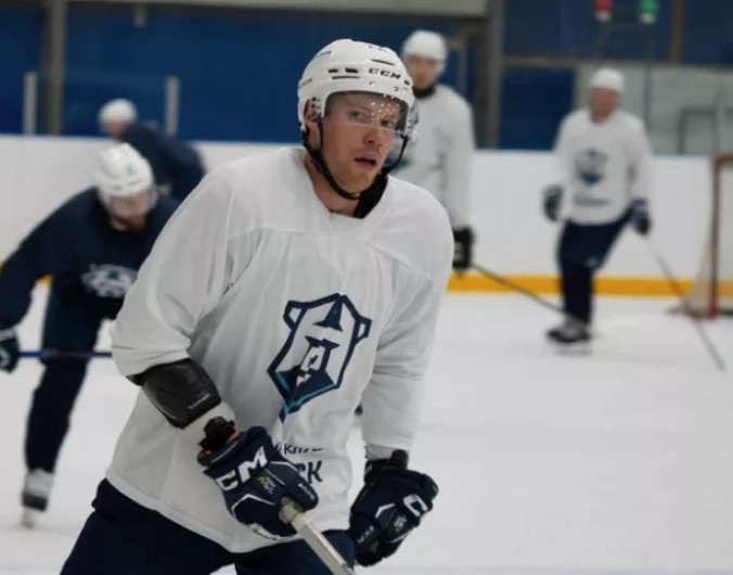 Хоккей. ВХЛ. ХК Норильск - Магнитка. Прогноз: Х2