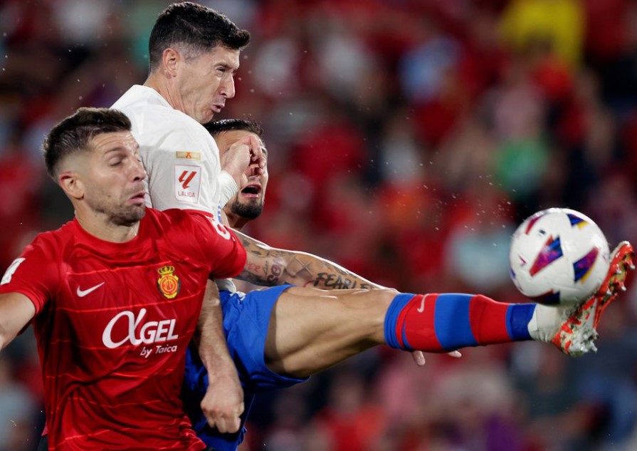 Футбол. Испания • Ла Лига. Мальорка - Барселона. Прогноз: П2 + ТБ (1.5)