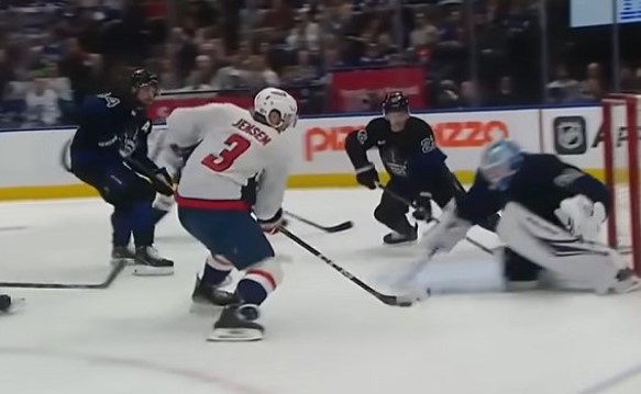 Хоккей. НХЛ. Вашингтон Кэпиталз — Торонто Мейпл Лифс. Прогноз: Тотал (2.5) Б