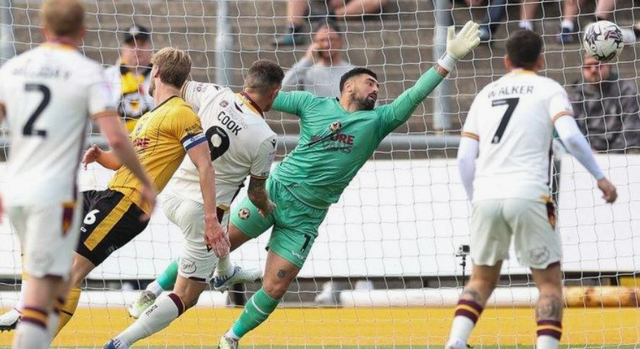 Футбол. Чемпионат Англии - Лига 2. Бредфорд - Ньюпорт. Прогноз: Тотал (2.5) Б