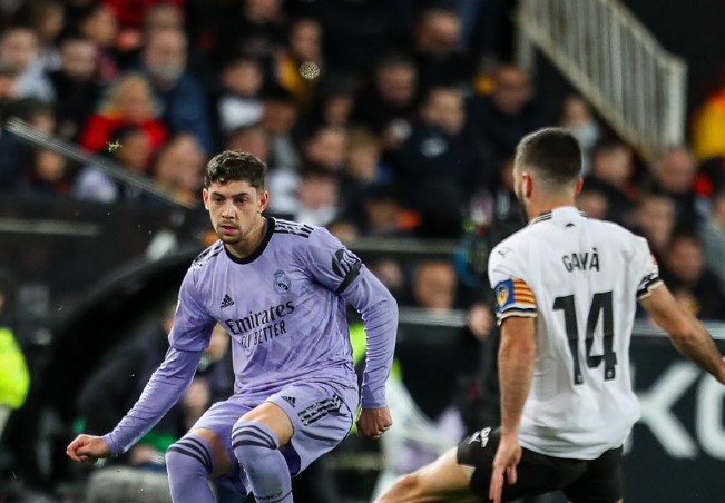 Футбол. Чемпионат Испании. Примера. Валенсия - Реал Мадрид. Прогноз: П2 + ТБ 2.5