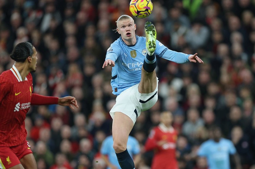 Футбол. Чемпионат Англии. Манчестер Сити — Ливерпуль. Прогноз: Тотал (3) Б