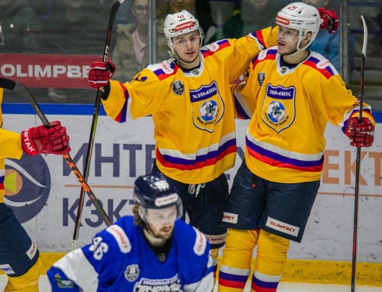 Хоккей. ВХЛ 1/8 финала. Химик — Зауралье. Прогноз: П1