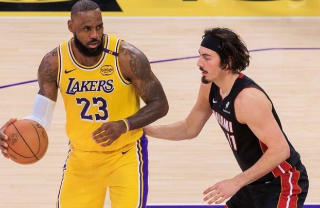 Баскетбол. NBA. Чикаго Буллз - Майами Хит. Прогноз: Фора 2 (-2.5)