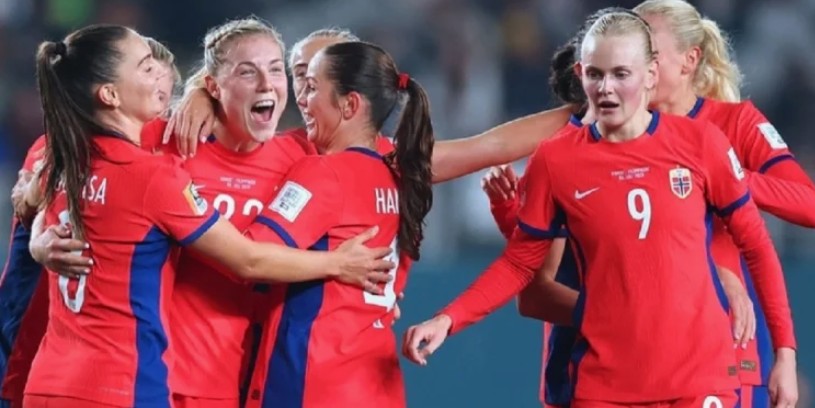 Футбол. Чемпионат Европы. Женщины. Группа A. Норвегия (жен) — Финляндия (жен). Прогноз: П1