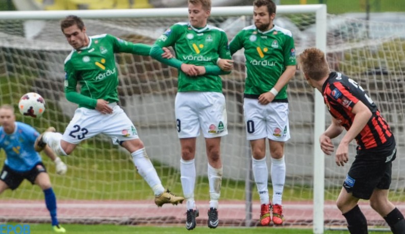 Футбол. ИСЛАНДИЯ: БЕСТА ДЕЙЛЬДИН 2025. Брейдаблик - Викингур Рейкьявик. Прогноз: X2