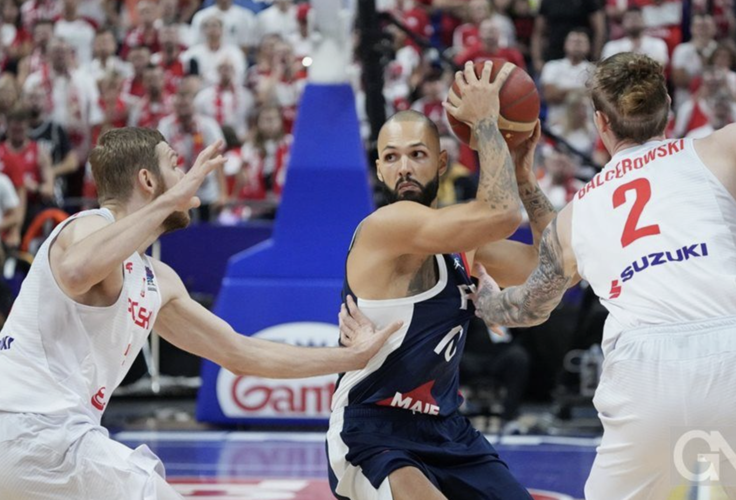 Баскетбол. Чемпионат Европы. Франция - Польша. Прогноз: Фора 2 (+12)