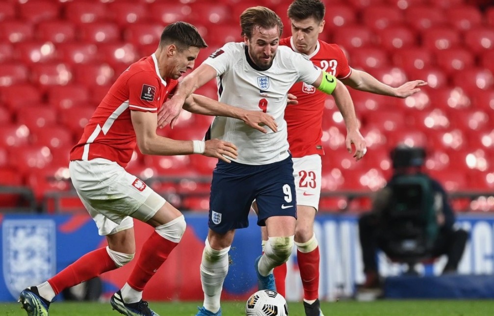 Футбол. Чемпионат Европы. Германия. Групповой этап. Англия – Польша. Прогноз: Фора 1 (-3)