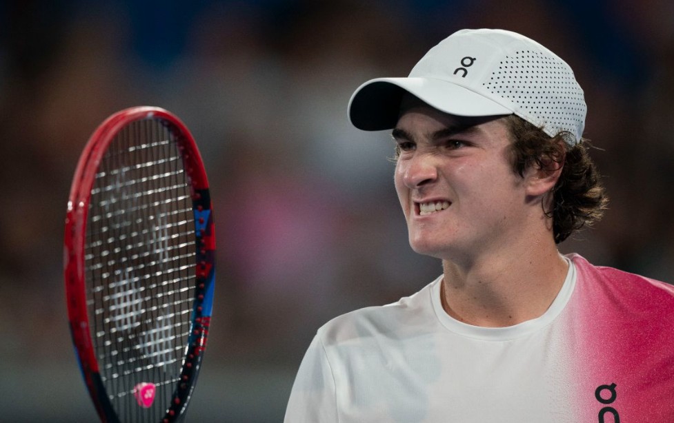 Теннис. APT 1000. Жоао Фонсека - Томми Пол. Прогноз: П2 с форой (2.5)