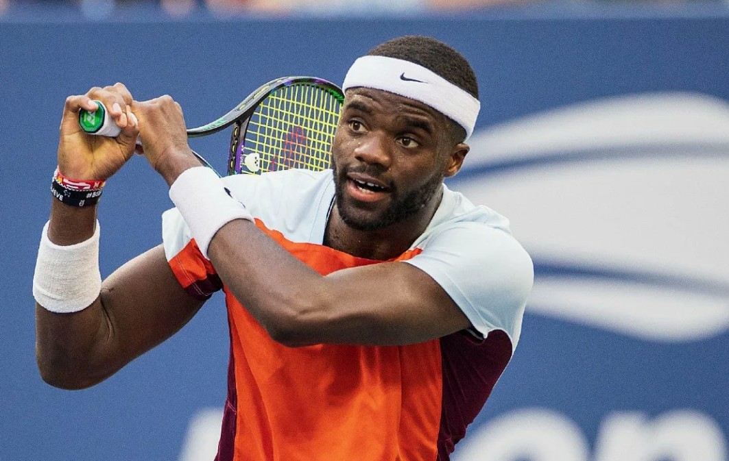 Теннис. ATP. Ролан Гаррос. Фрэнсис Тьяфу - Даниэль Альтмайер. Прогноз: Фора 1 (-3)