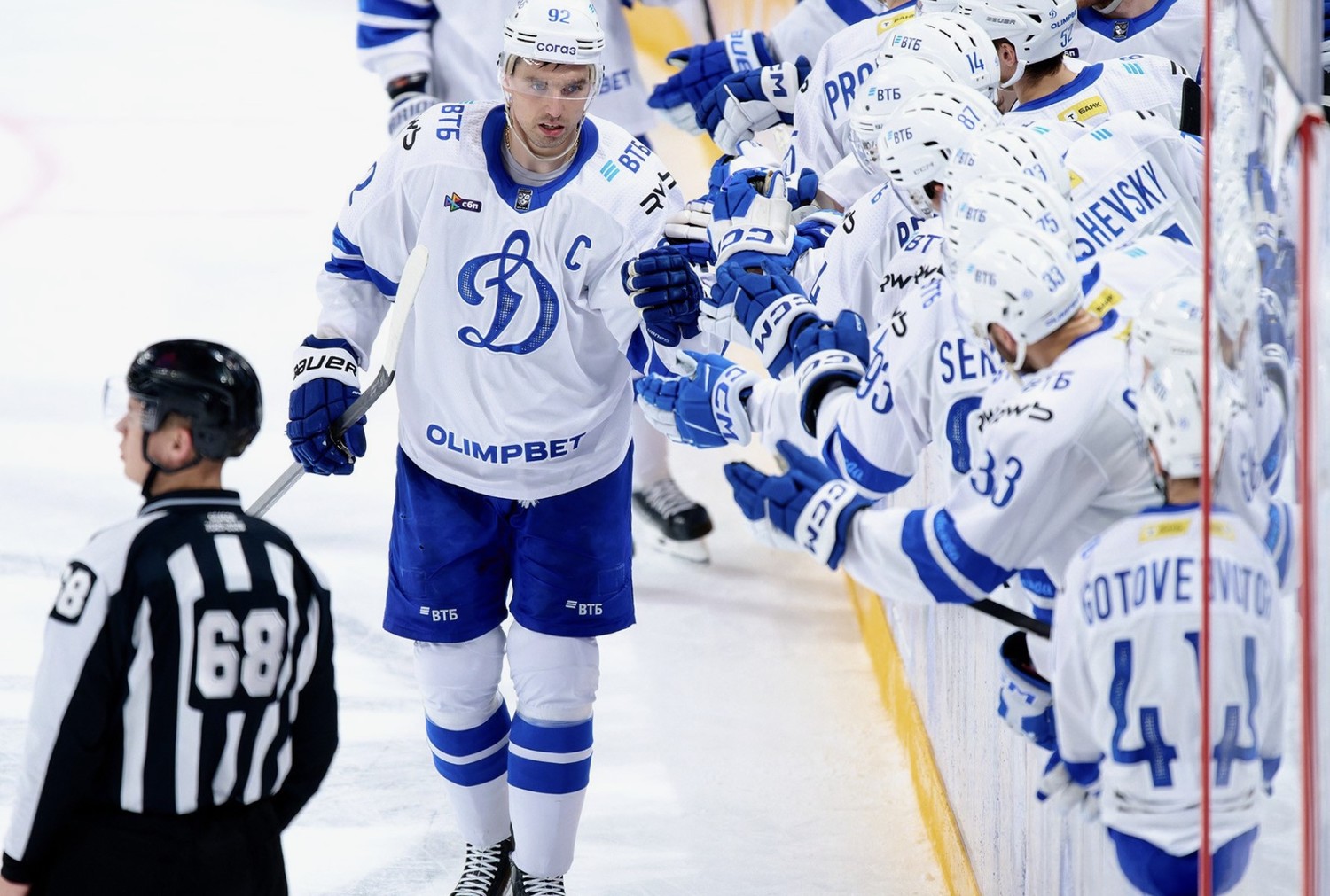 Хоккей. КХЛ. Шанхайские Драконы – Динамо М. Прогноз: Тотал (5) Б