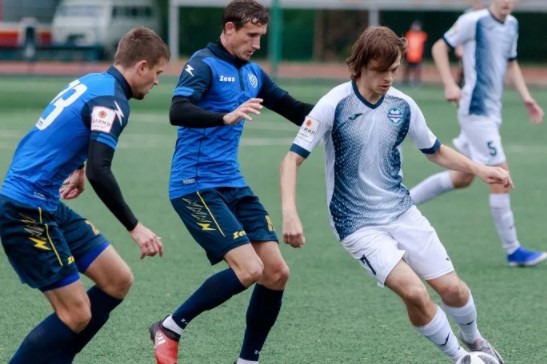 Футбол. Чемпионат России. Челябинск - Лада Димитровград. Прогноз: Тотал (3) Б