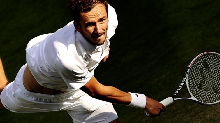 Теннис. Уимблдон. Медведев — Хуркач. Прогноз: Ф2 (+6.5)