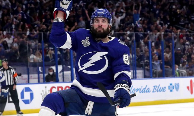 Хоккей. НХЛ. Тампа-Бэй - Монреаль. Прогноз: ИТ-1 (3) М