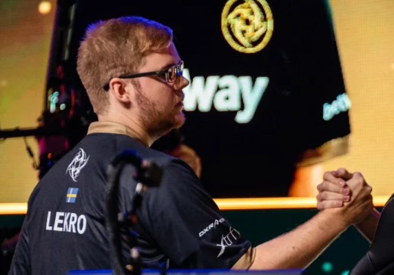 CSGO. WePlay Academy League. Fnatic Rising — FURIA Academy. Прогноз: П2