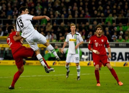 Футбол. Чемпионат Германии. Бундеслига. Боруссия Менхенгладбах - Бавария. Прогноз: ИТ-1 (1) Б