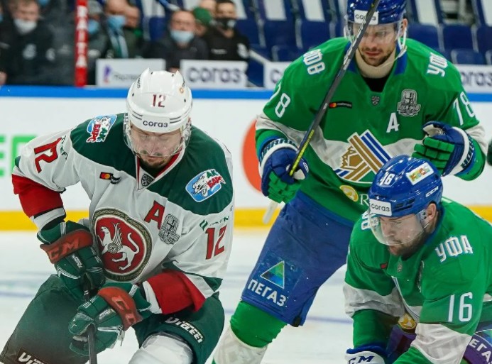 Хоккей. КХЛ. Салават Юлаев - Ак Барс. Прогноз: Тотал (4) Б