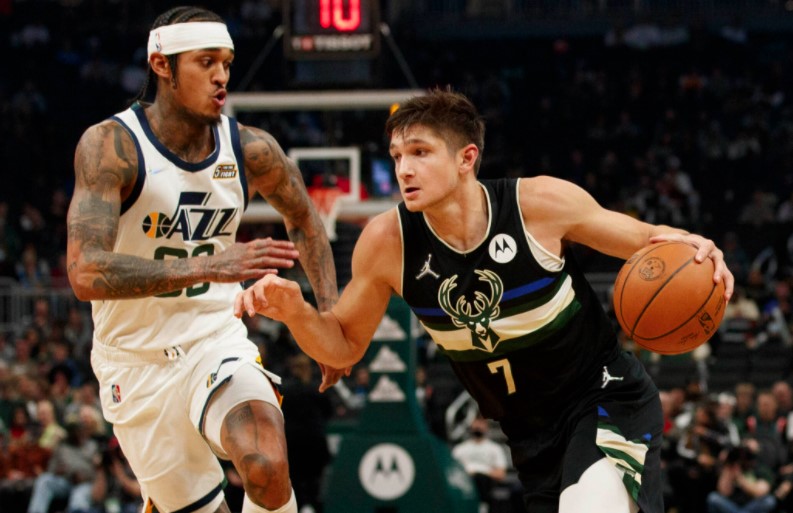 Баскетбол. NBA. Юта Джаз - Милуоки Бакс. Прогноз: Тотал (230.5) Б