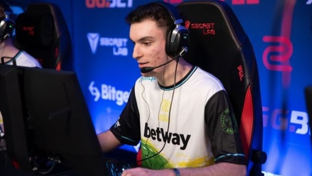 IEM Season XVI - Cologne. MOUZ vs Ninjas in Pyjamas. Прогноз: П1