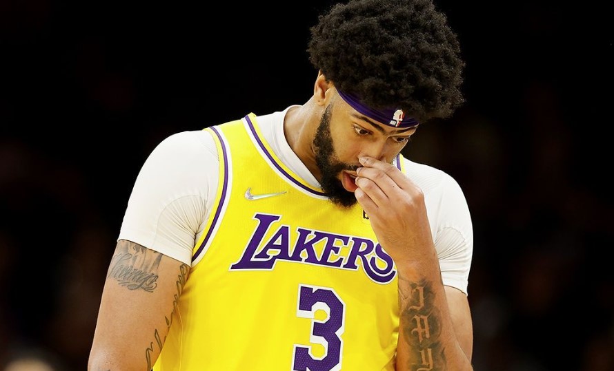 Баскетбол. NBA. Рапторз — Лейкерс. Прогноз: ИТ-2 (109.5) М