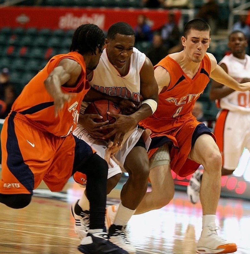 Баскетбол. Венесуэла: Суперлига. Кокодрилос - Суперсоникос. Прогноз: Фора 1 (-3.5)